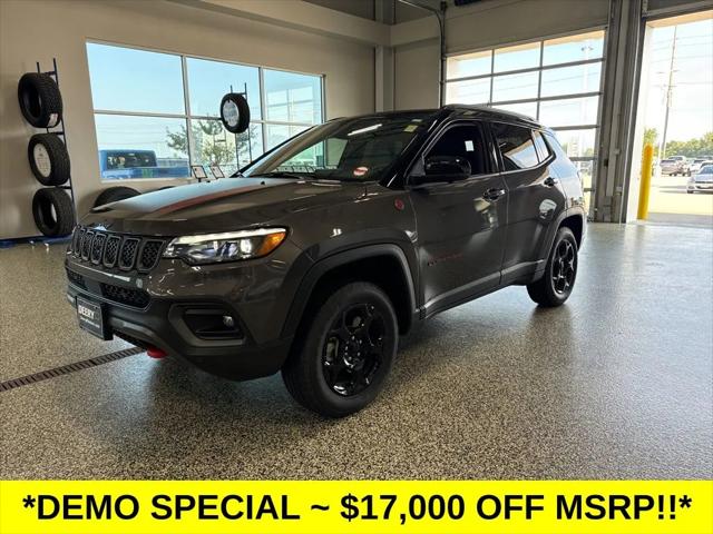 2024 Jeep Compass COMPASS TRAILHAWK 4X4