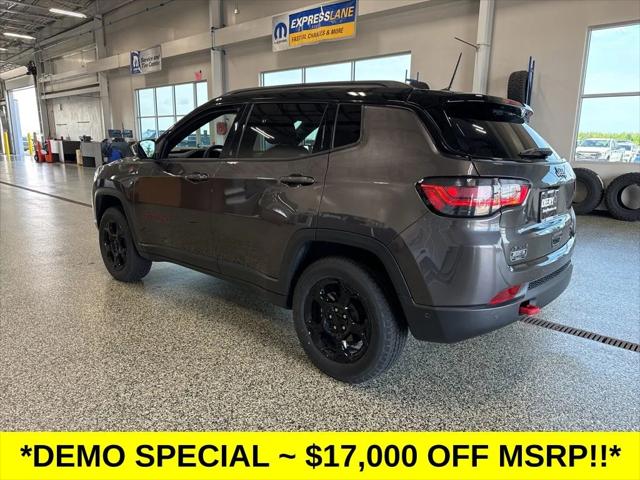 2024 Jeep Compass COMPASS TRAILHAWK 4X4