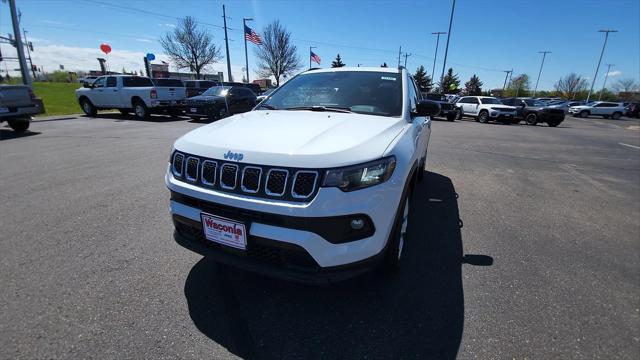 2024 Jeep Compass COMPASS LATITUDE LUX 4X4