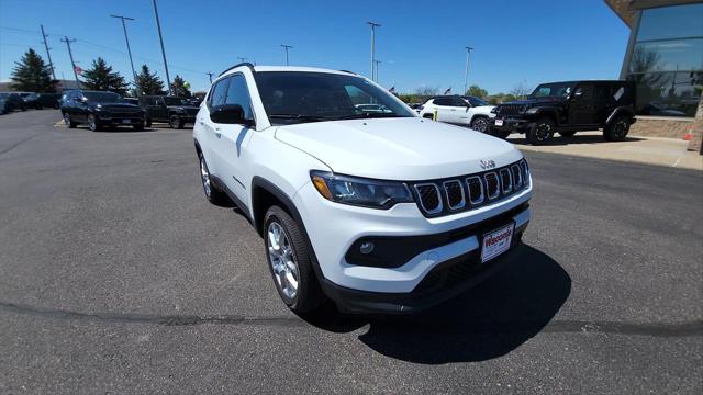 2024 Jeep Compass COMPASS LATITUDE LUX 4X4