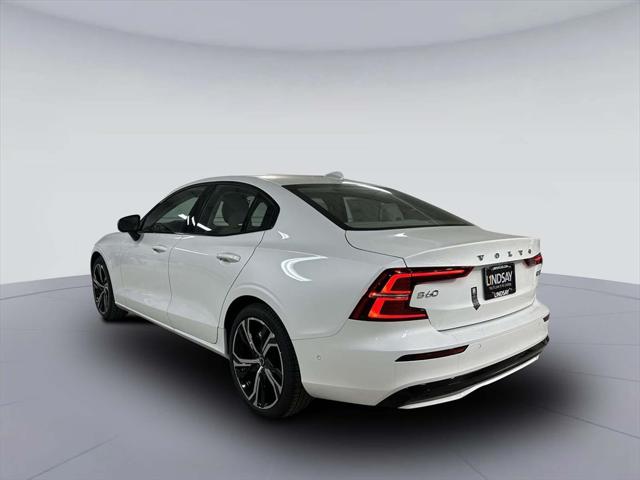 2024 Volvo S60 B5 Plus Dark Theme