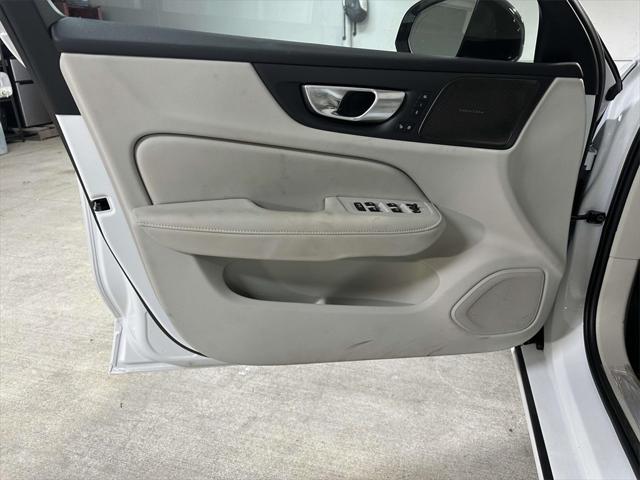 2024 Volvo S60 B5 Plus Dark Theme