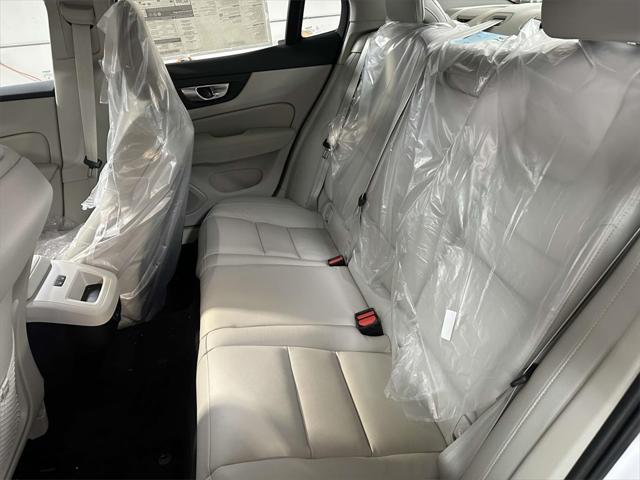 2024 Volvo S60 B5 Plus Dark Theme