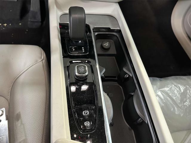 2024 Volvo S60 B5 Plus Dark Theme