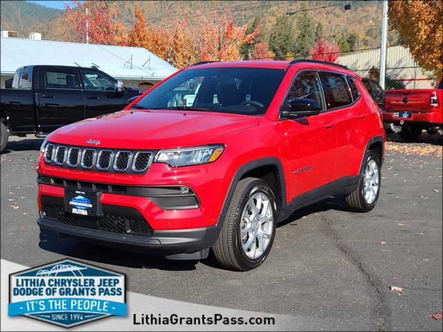 2024 Jeep Compass COMPASS LATITUDE LUX 4X4