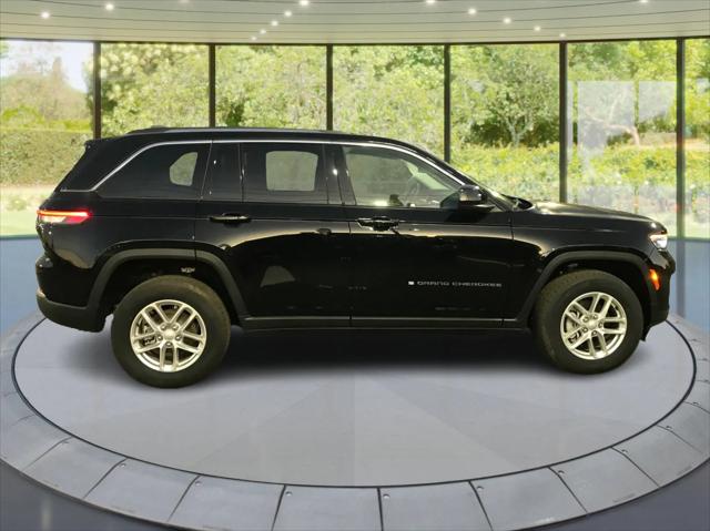 2023 Jeep Grand Cherokee GRAND CHEROKEE LAREDO 4X4