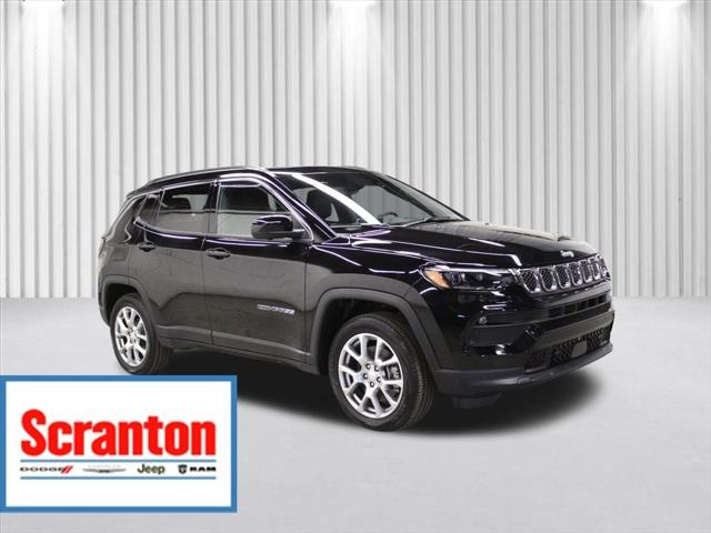 2024 Jeep Compass COMPASS LATITUDE LUX 4X4