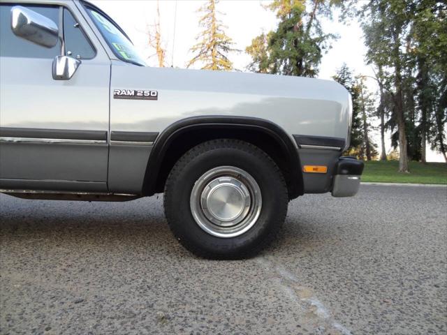 1993 Dodge D250 LE 2dr Turbodiesel Extended Cab LB