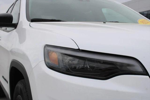 2023 Jeep Cherokee CHEROKEE ALTITUDE LUX 4X4 2023 Jeep Cherokee CHEROKEE ALTITUDE LUX 4X4