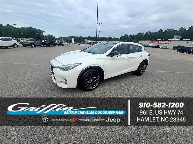 2017 INFINITI QX30 Sport