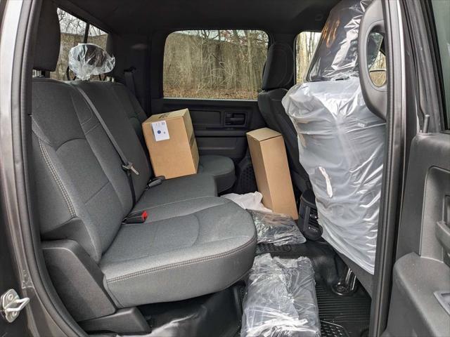 2024 Ram 3500 Tradesman Crew Cab 4x4 6'4" Box