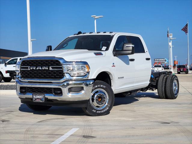 2024 RAM Ram 3500 Chassis Cab RAM 3500 SLT CREW CAB CHASSIS 4X4 60 CA