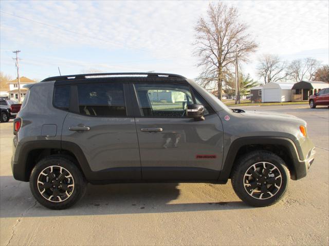 2023 Jeep Renegade RENEGADE TRAILHAWK 4X4