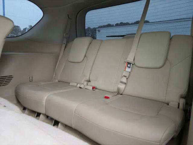 2012 INFINITI QX56 8-passenger