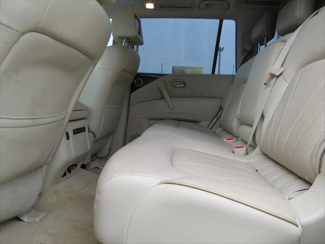 2012 INFINITI QX56 8-passenger