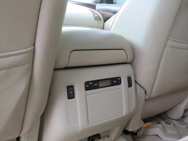 2012 INFINITI QX56 8-passenger