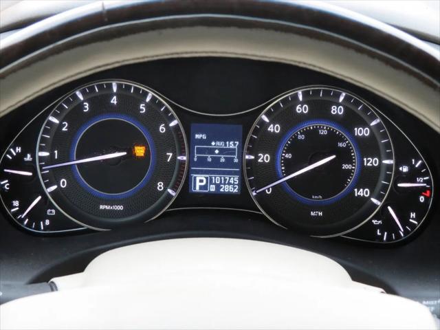 2012 INFINITI QX56 8-passenger