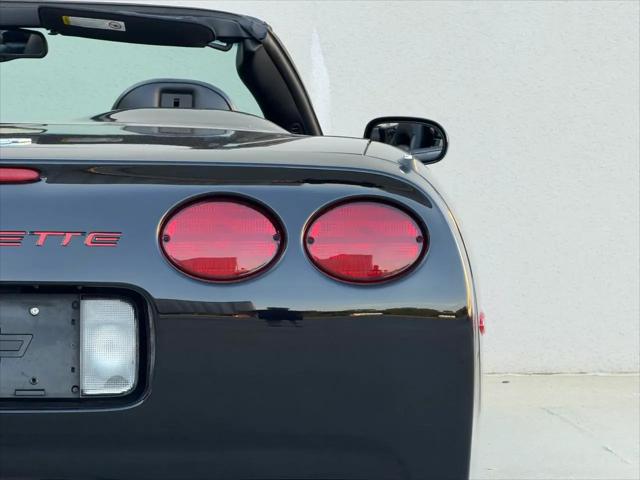 2003 Chevrolet Corvette Base