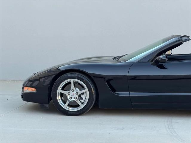 2003 Chevrolet Corvette Base
