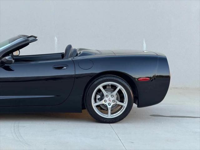 2003 Chevrolet Corvette Base