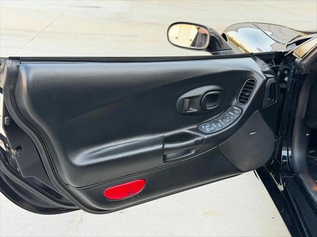 2003 Chevrolet Corvette Base