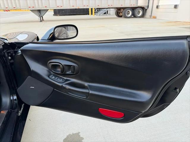 2003 Chevrolet Corvette Base