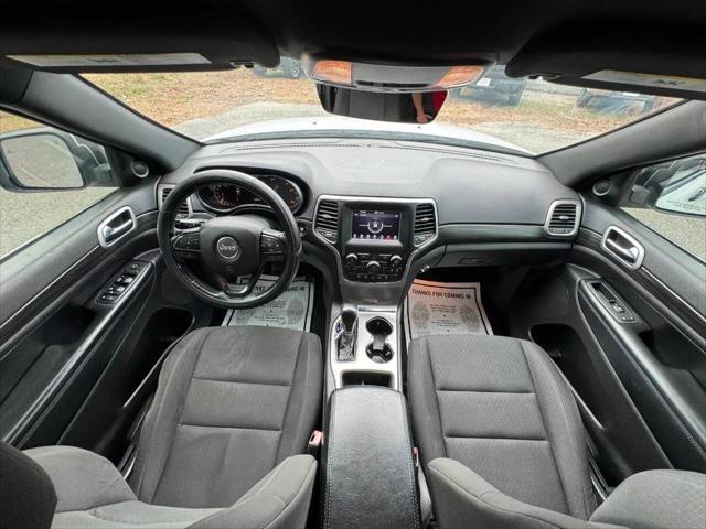 2019 Jeep Grand Cherokee Laredo 4x2