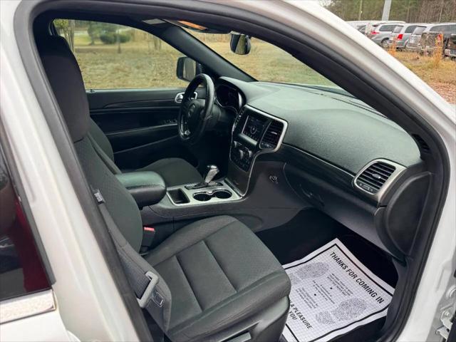 2019 Jeep Grand Cherokee Laredo 4x2