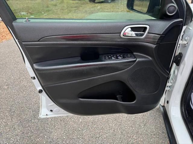 2019 Jeep Grand Cherokee Laredo 4x2
