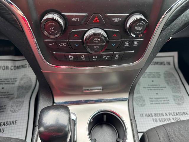 2019 Jeep Grand Cherokee Laredo 4x2