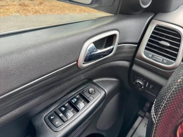 2019 Jeep Grand Cherokee Laredo 4x2