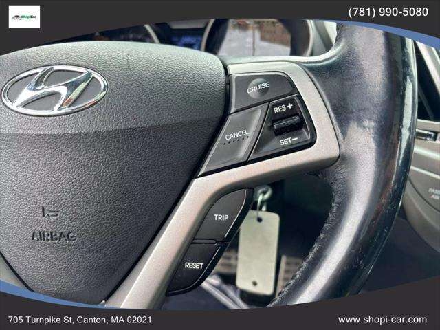 2013 Hyundai Veloster Base w/Black