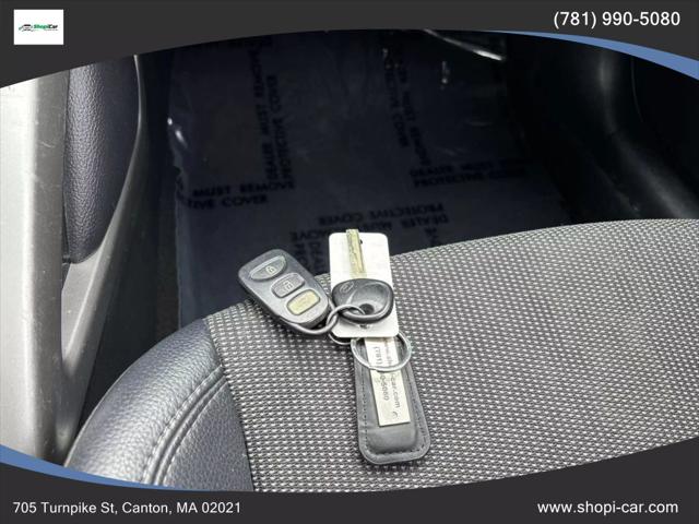 2013 Hyundai Veloster Base w/Black