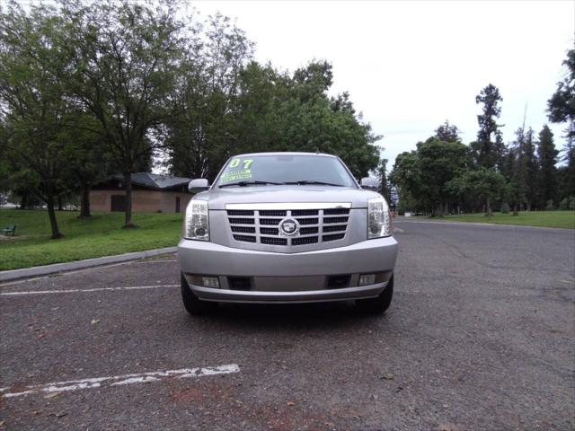 2007 Cadillac Escalade Standard