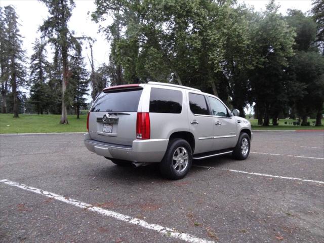 2007 Cadillac Escalade Standard