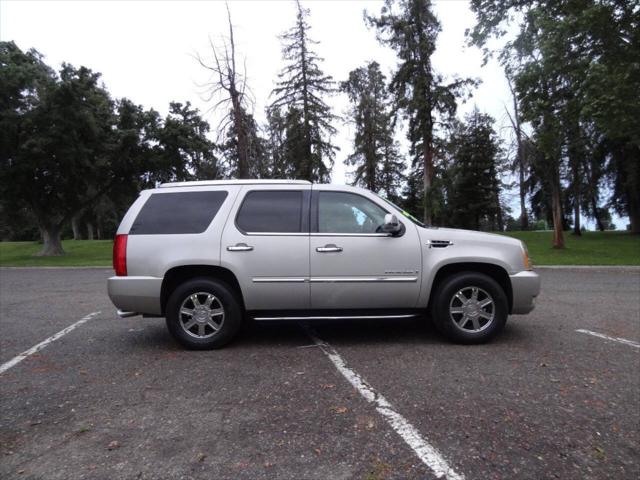 2007 Cadillac Escalade Standard