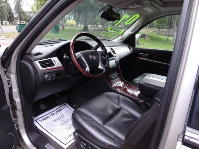 2007 Cadillac Escalade Standard