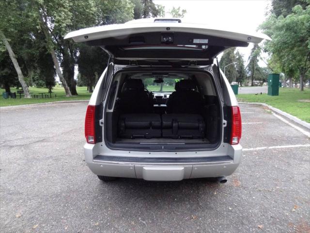 2007 Cadillac Escalade Standard