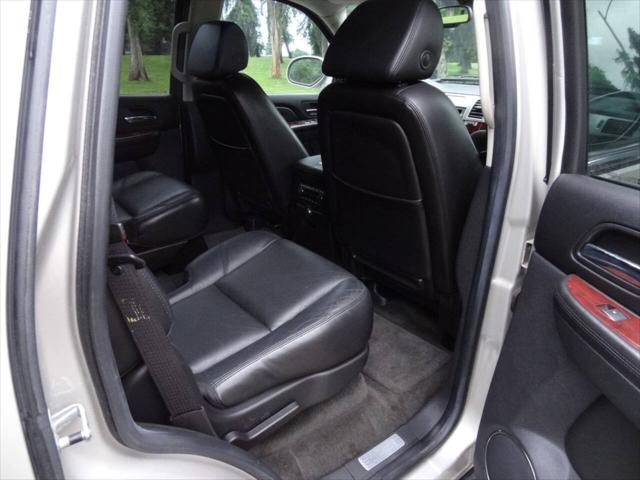 2007 Cadillac Escalade Standard