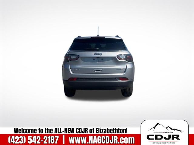 2023 Jeep Compass Latitude Lux FWD