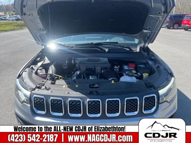 2023 Jeep Compass Latitude Lux FWD