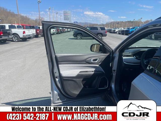 2023 Jeep Compass Latitude Lux FWD