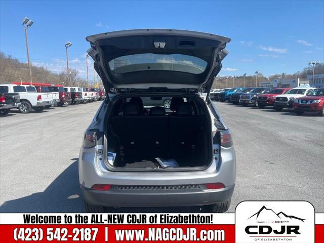 2023 Jeep Compass Latitude Lux FWD