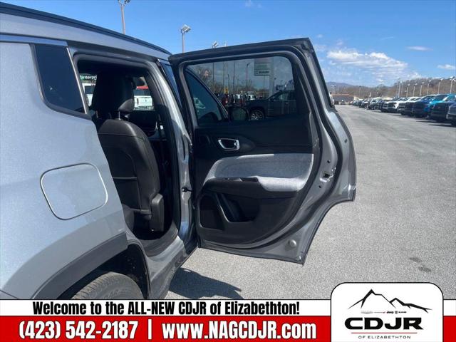 2023 Jeep Compass Latitude Lux FWD
