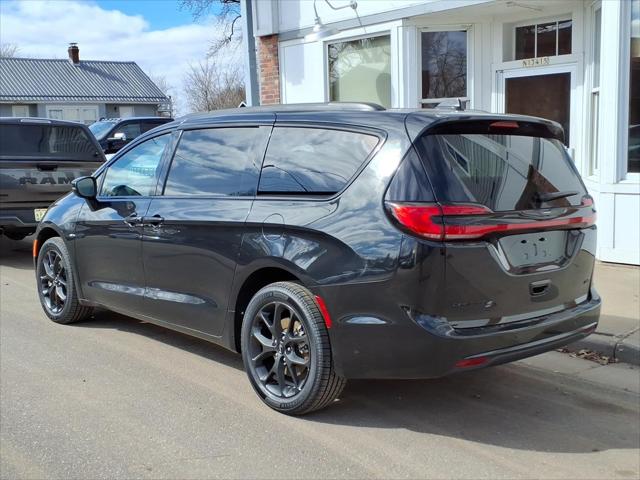 2023 Chrysler Pacifica Touring L AWD
