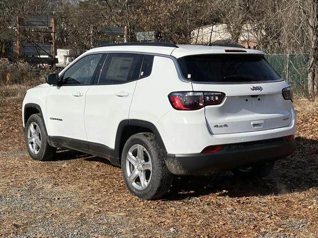 2024 Jeep Compass COMPASS LATITUDE 4X4