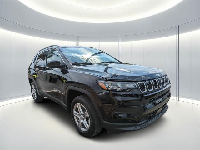 2024 Jeep Compass COMPASS LATITUDE 4X4