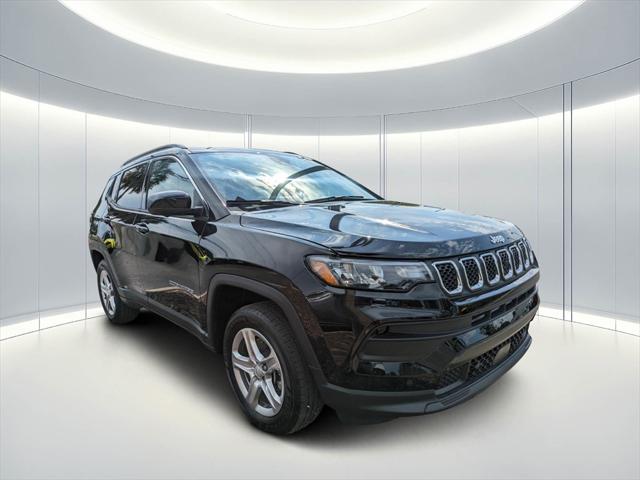 2024 Jeep Compass COMPASS LATITUDE 4X4