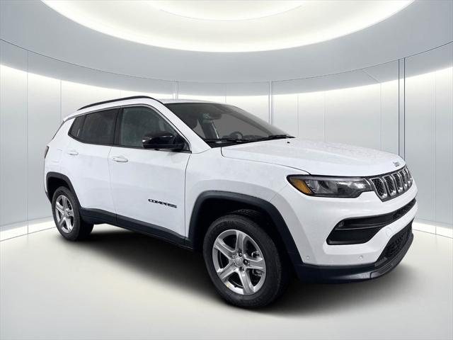 2024 Jeep Compass COMPASS LATITUDE 4X4