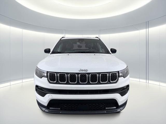 2024 Jeep Compass COMPASS LATITUDE 4X4